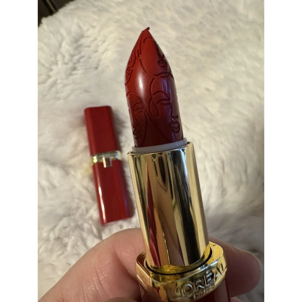 L'Oréal Paris Red Lipstick 300‎ Vintage New Color Riche Le Rouge Liberte Rare
